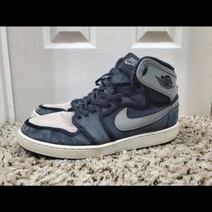 JORDAN 1 RETRO
KO SHADOW 638471-003